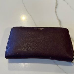 Zip around Henri Bendel wallet